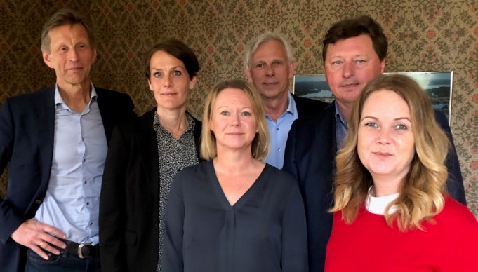 Tre män och tre kvinnor