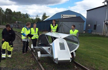 Lärare, ingenjörsstudenter och Borlänge Energi genomför test av Eximus-farkosten, Eximus 2.