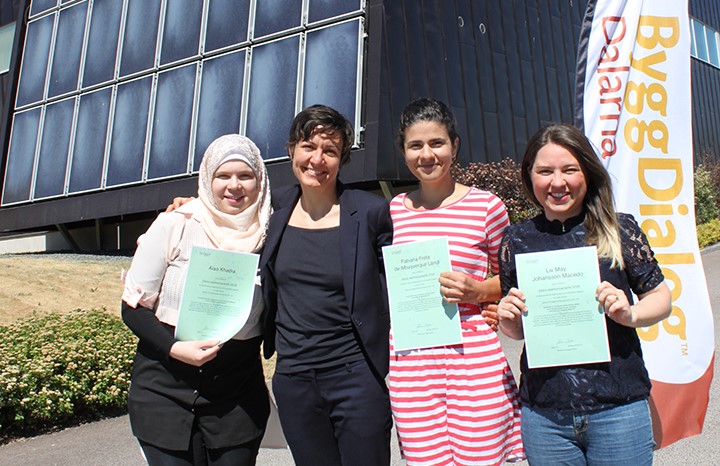 Three students and their teacher at Campus Borlänge