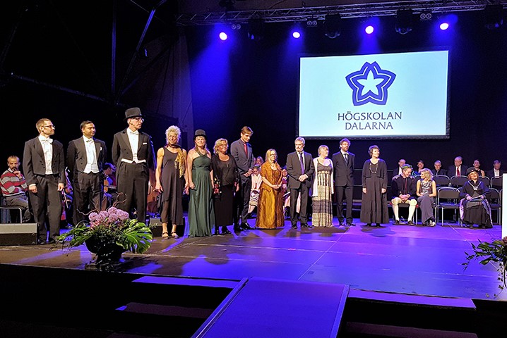 Docenter diplomerades för sitt arbete vid Högskolan Dalarna, av Prorektor Marie Klingberg-Allvin.