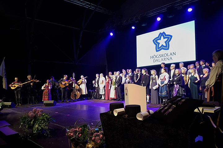 Stämningen på topp under årets upplaga av Akademisk högtid vid Magasinet, Falun.