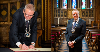 Jörgen Elbe under signeringen. 