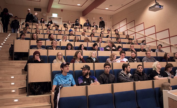 Deltagare från folkhögskolor på studiebesök