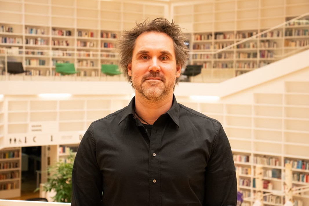 Porträttbild på Mikael Swarén