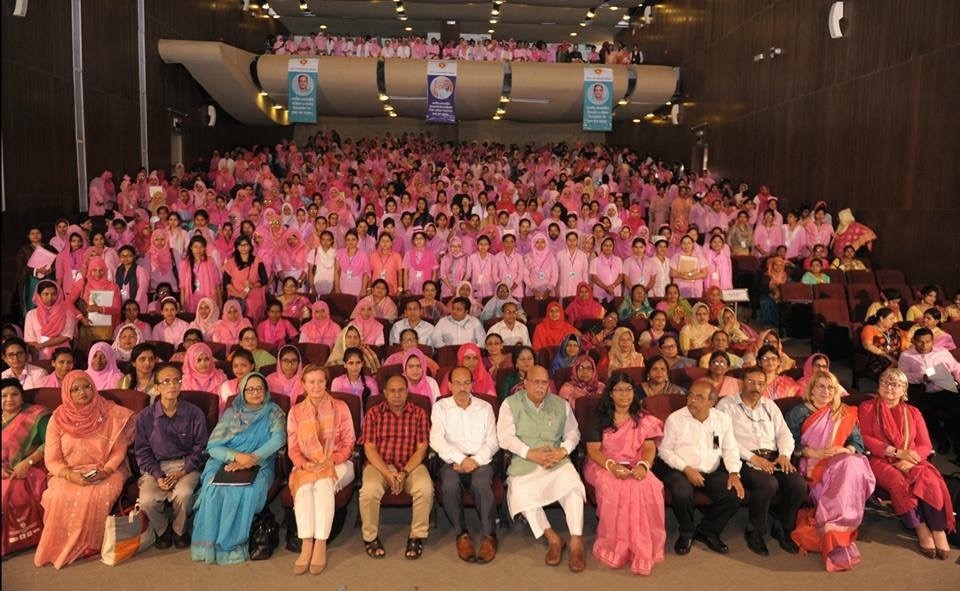 During a ceremony, documents were signed that establish the position of midwives within the health system in Bangladesh.  Attending the ceremony from Dalarna University were Kerstin Erlandsson and Margareta Persson (far right, front row). 