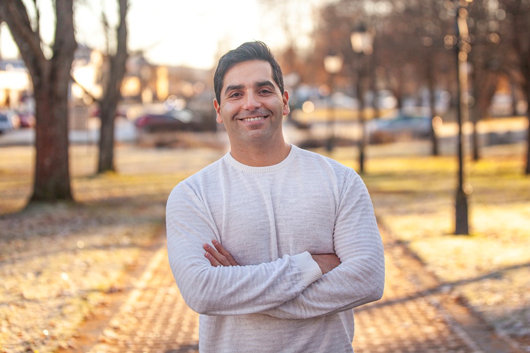 Ett porträtt på Samir Ahmad. 